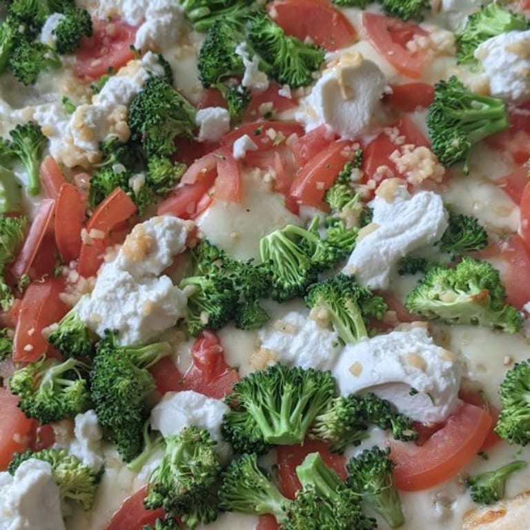 Savor Our White Pizza